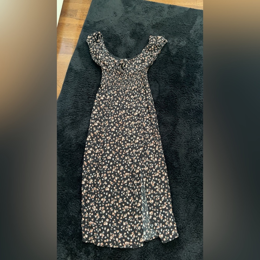 Cute long flowy dress with flower details & bow on chest and a slit down the leg